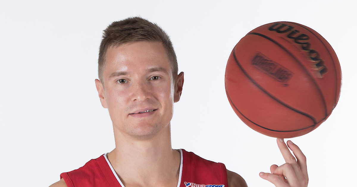 Pyrinnön Antero Lehto kaikkien aikojen ykköseksi Korisliigan