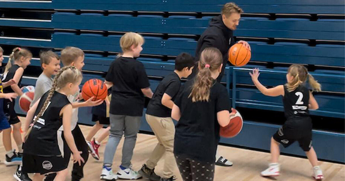 Lahti Basketball Junioreiden Erik Sajantila leiri liikutti 70 lasta